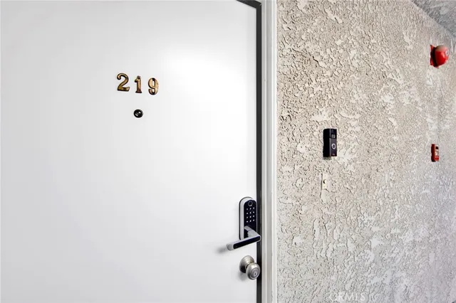 $499,999 | 20155 Keswick Street, Unit 219, Winnetka, CA 91306