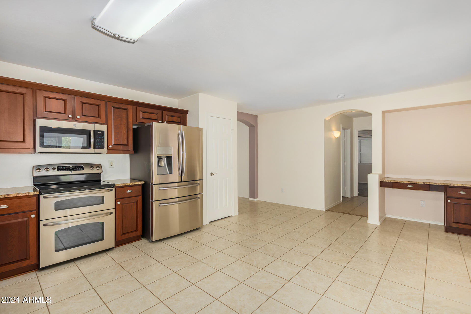2328 West Carson Road Phoenix, AZ 85041 - Photo 15 of 42 0015-15 - Carson
