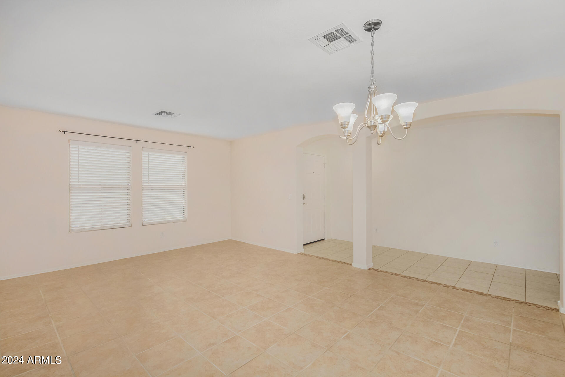 2328 West Carson Road Phoenix, AZ 85041 - Photo 4 of 42 0004-04 - Carson