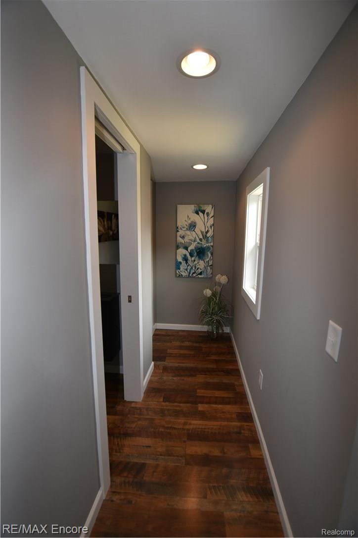 7252 Clement Road Clarkston, MI 48346 - Photo 18 of 25 DSC_0936.JPG