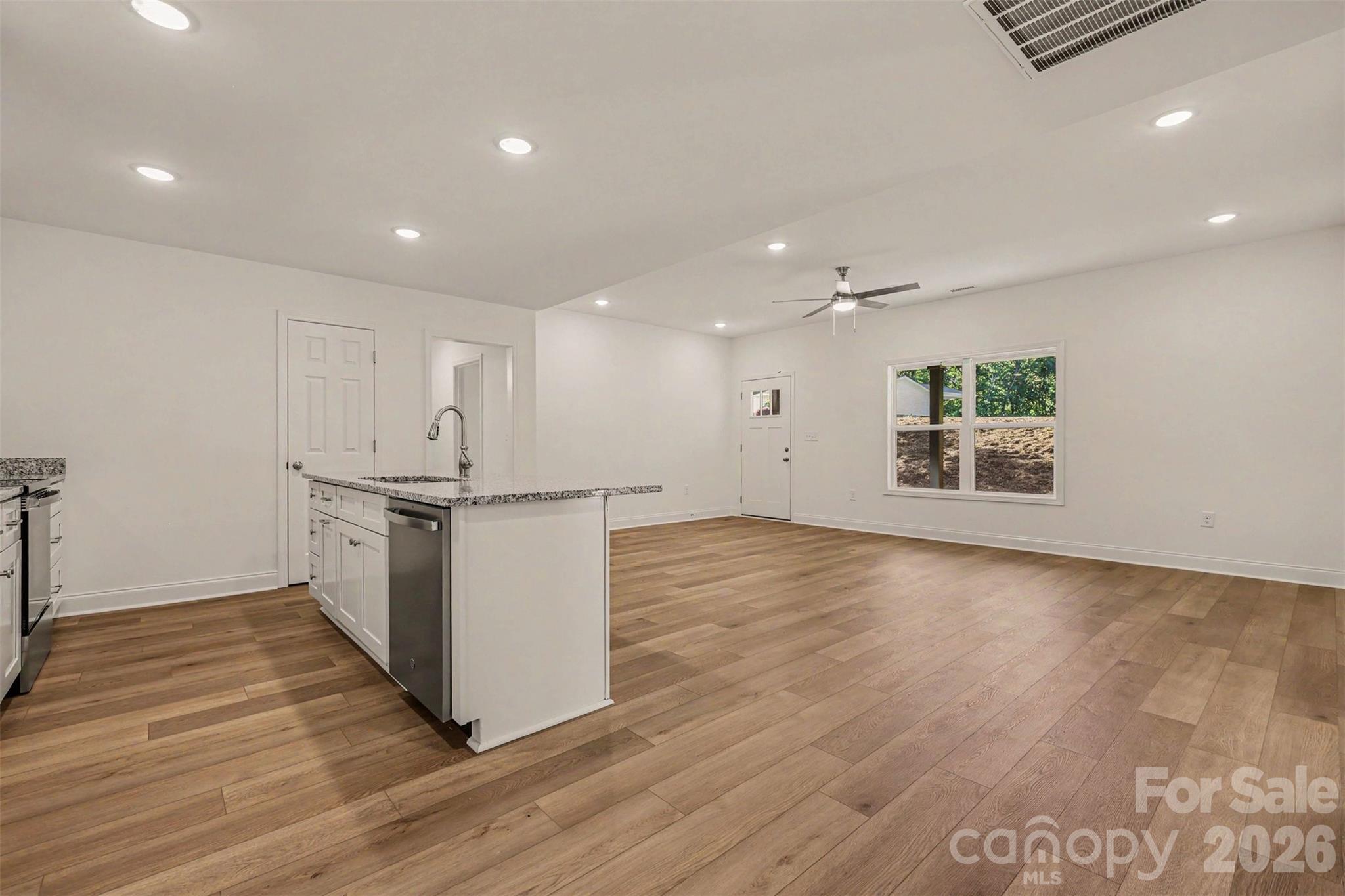160 Parris Road Blacksburg, SC 29702 - Photo 7 of 26