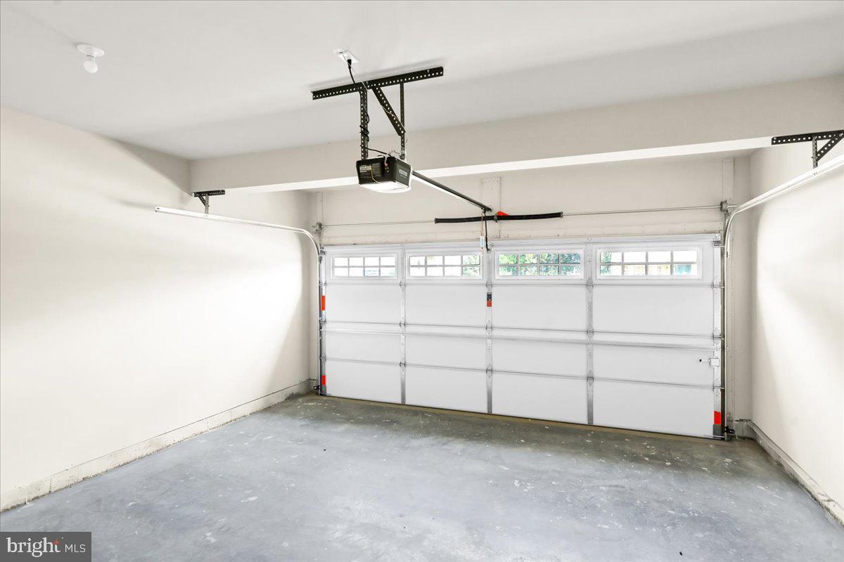 2450 Jefferson Avenue Reading, PA 19609 - Photo 27 of 33 a view of a garage