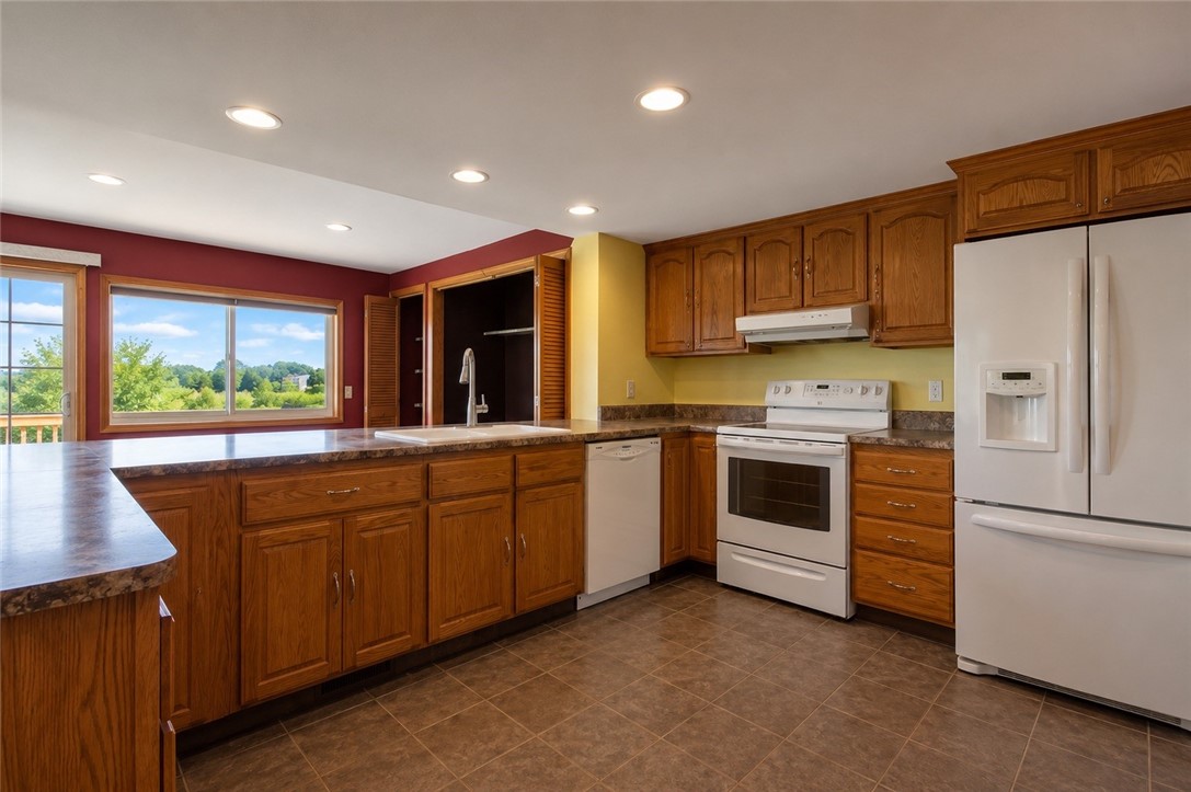 151 Conanicus Road Narragansett, RI 02882 - Photo 13 of 20 *Personal property digitally removed