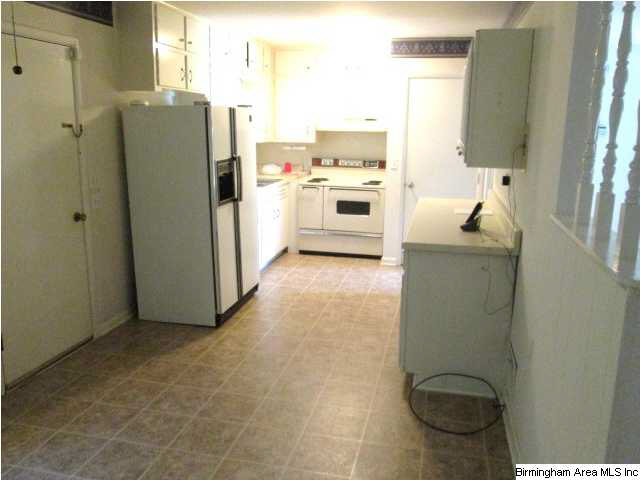924 Hagwood Road Birmingham, AL 35235 - Photo 3 of 28