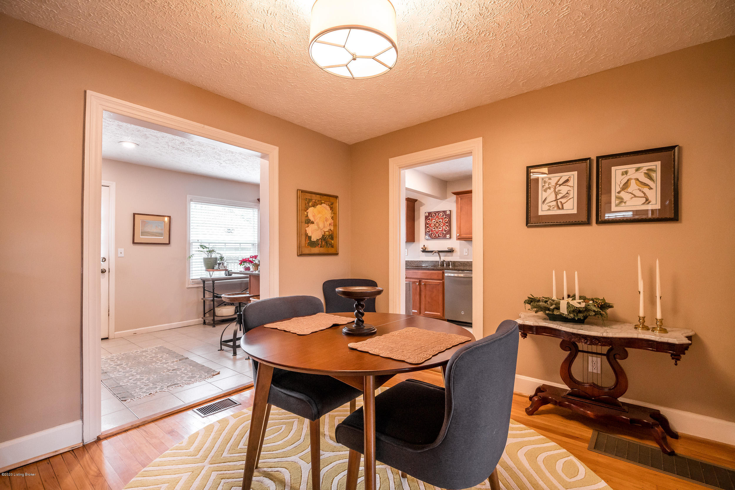 2932 Curran Road-19