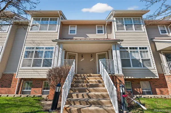 $330,000 | 11693 Squiers Boulevard, Utica, MI 48315