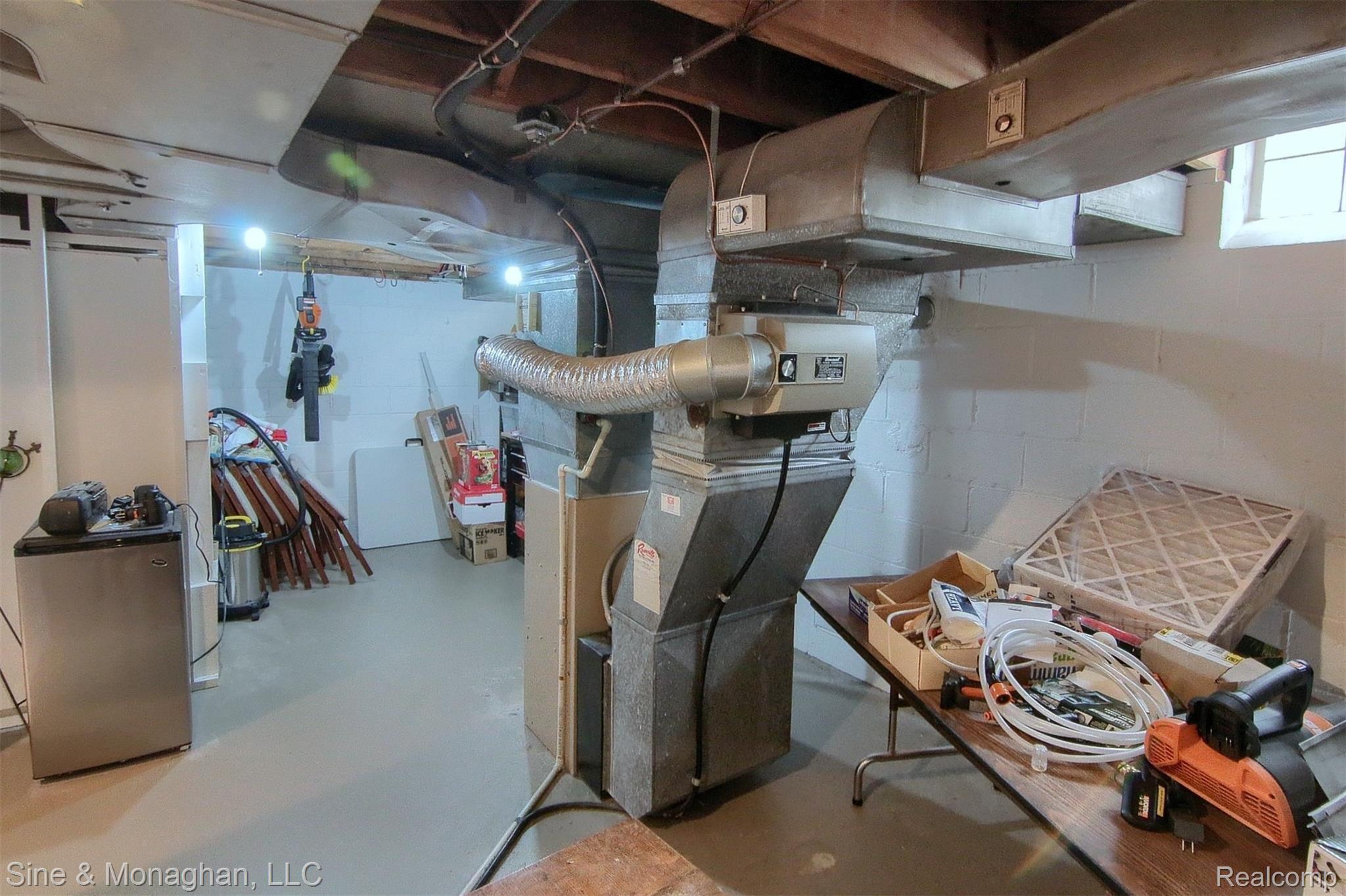389 Merriweather Road Grosse Pointe, MI 48236 - Photo 24 of 33 25-Lower Level II.jpg