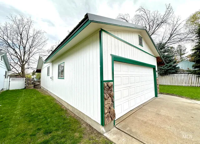 $305,000 | 509 East Hanthorn Avenue, Weiser, ID 83672