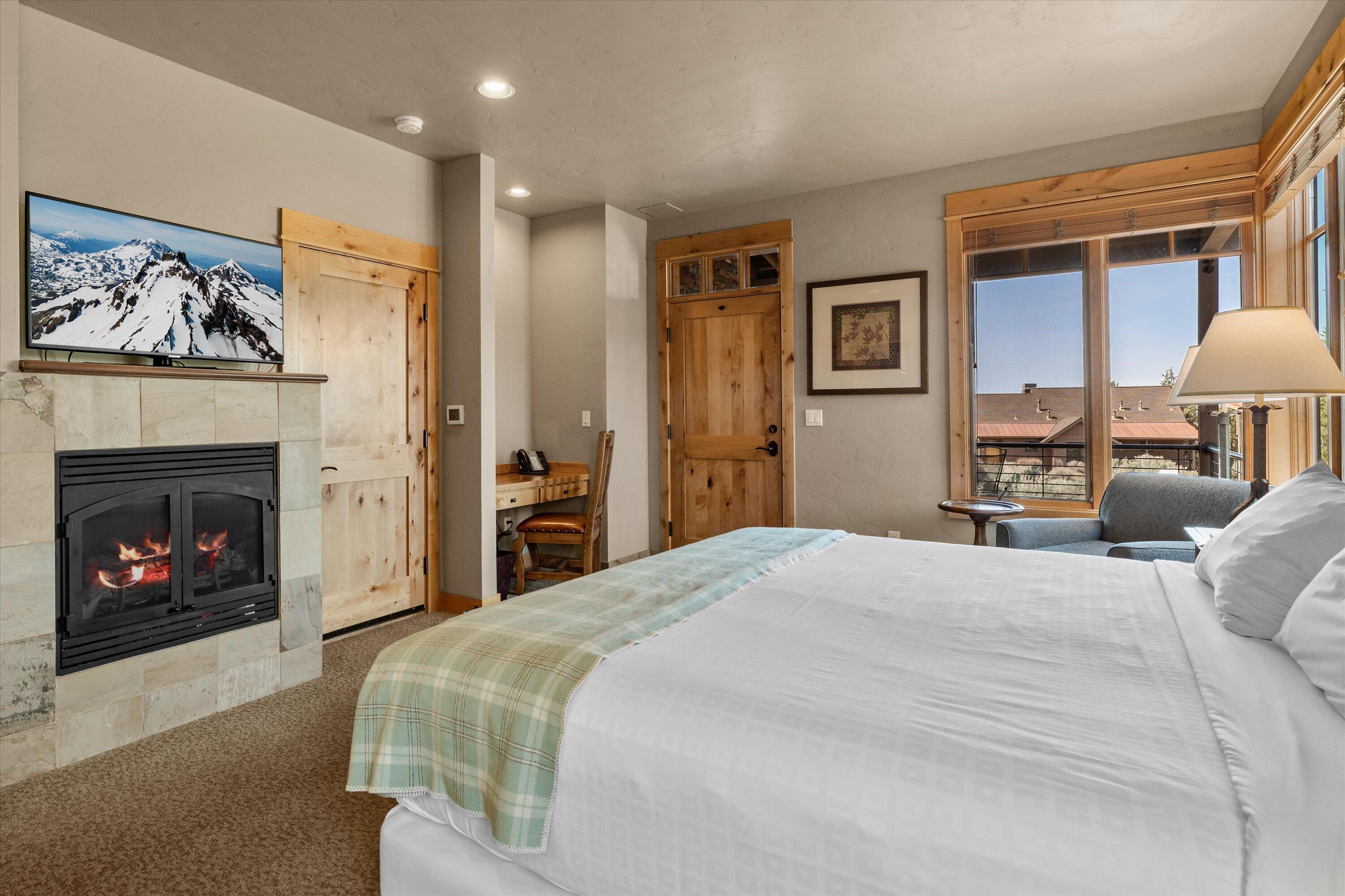 16711 Southwest Brasada Rnch Road, Unit CABIN 73 Powell Butte, OR 97753 - Photo 14 of 36 Second Primary Bedroom B