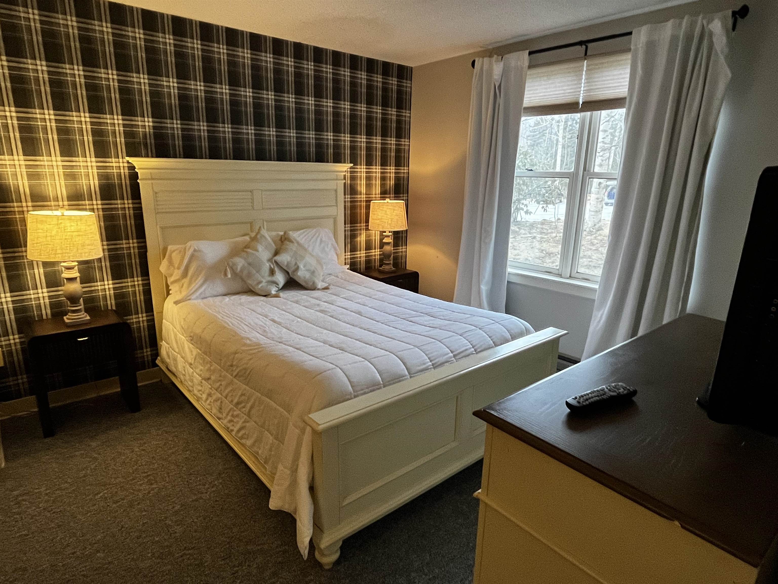 28 Packard's Road, Unit 336 Waterville Valley, NH 03215 - Photo 2 of 17