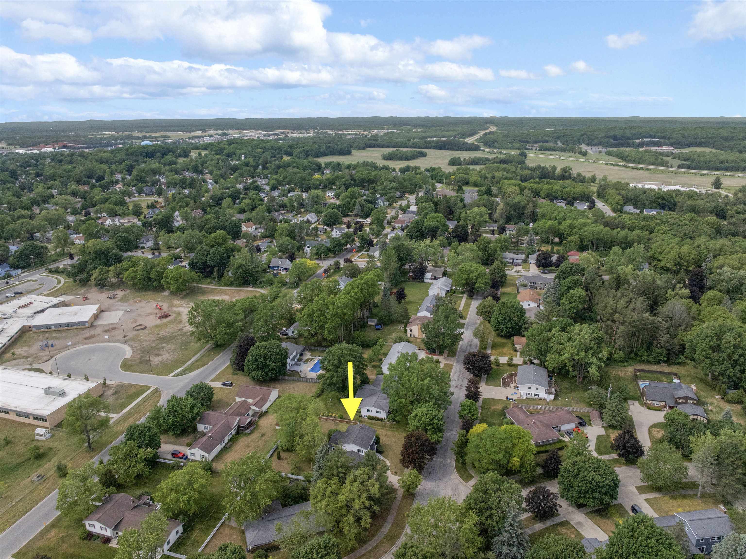 424 Crestview Street Cadillac, MI 49601 - Photo 54 of 62 1946655-b83ccb3d-6b56-4de6-883b-dfebdd219e22.JPG