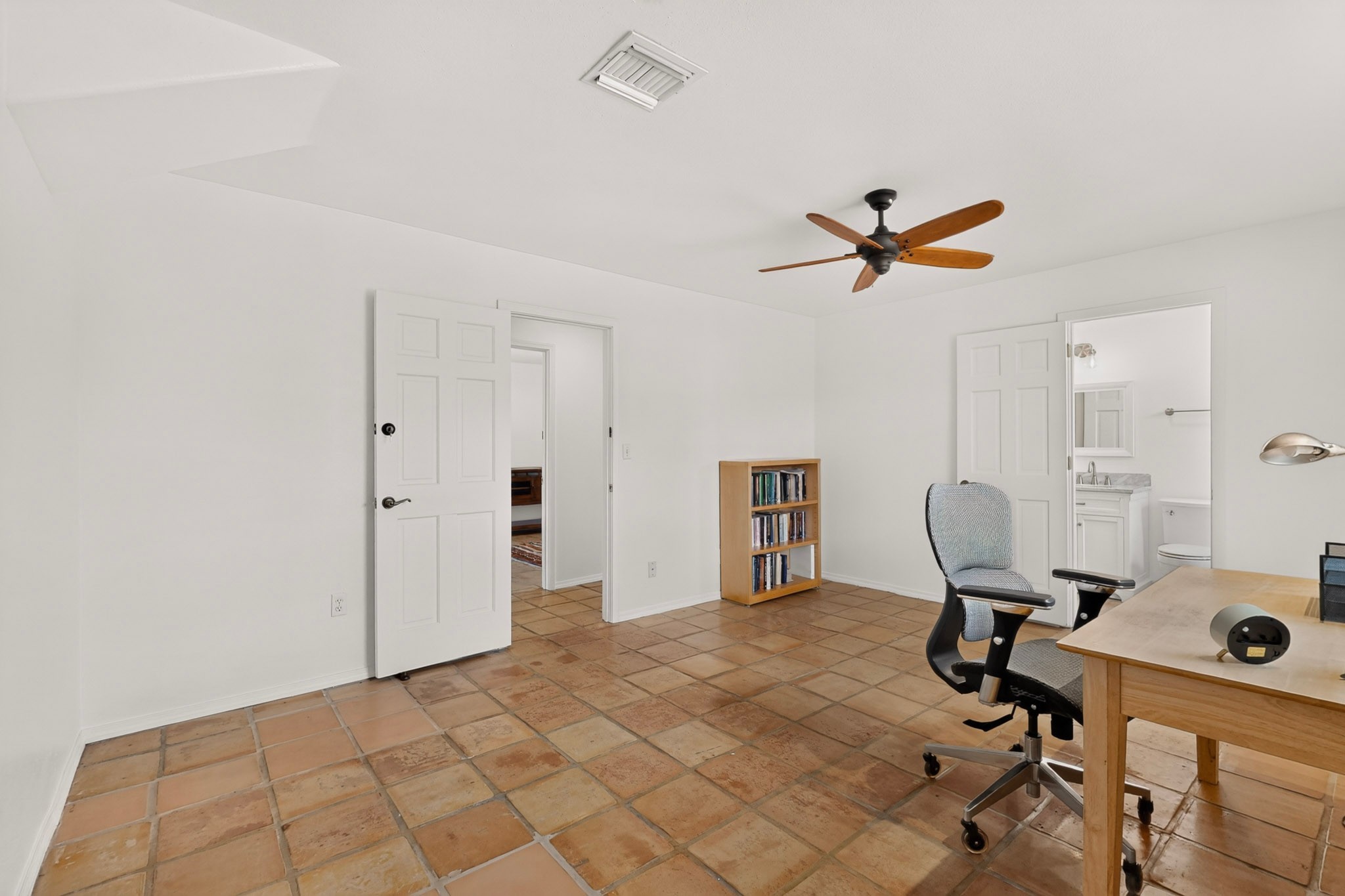 39 Cuesta Road Santa Fe, NM 87508 - Photo 37 of 70 Guest bedroom 2 or office