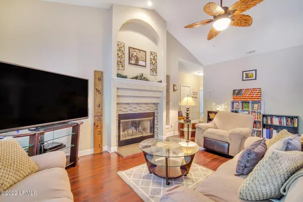 $2,300 | 56 Le Moyne Drive, Beaufort, SC 29907