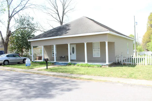 a view of a house with a outdoor space