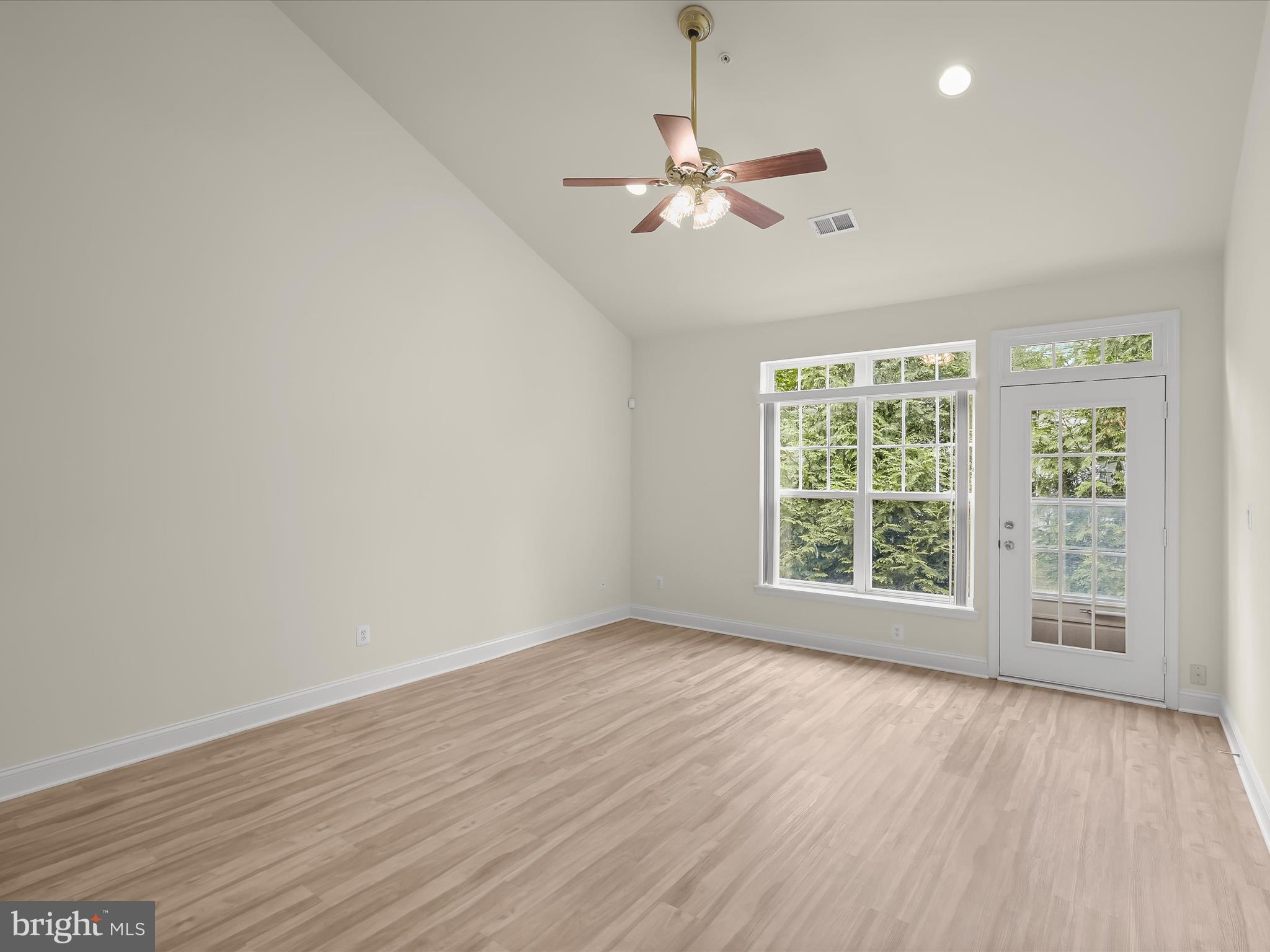 7217 Ivy Bank Road Laurel, MD 20707 - Photo 19 of 49 Access to Patio