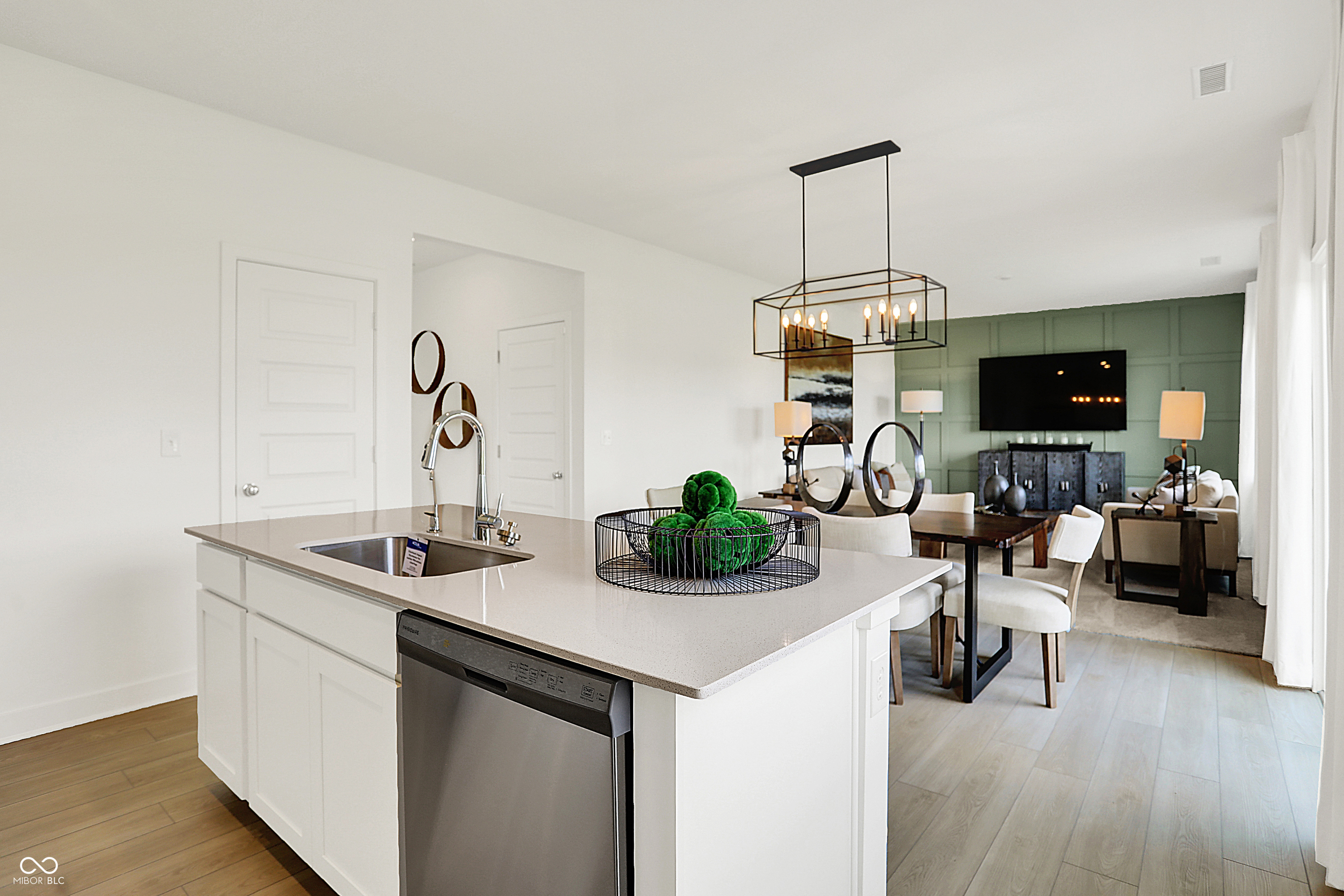 1872 Grand Vista Boulevard Greenwood, IN 46143 - Photo 12 of 41