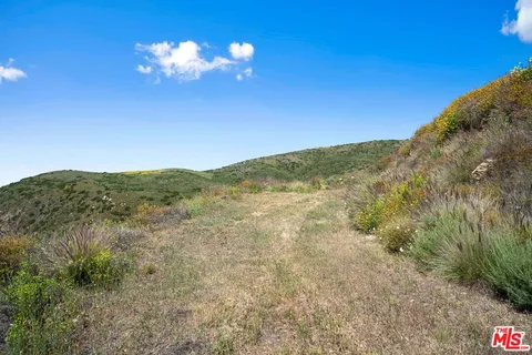 $1,895,000 | 4250 Decker Edison Road, Malibu, CA 90265