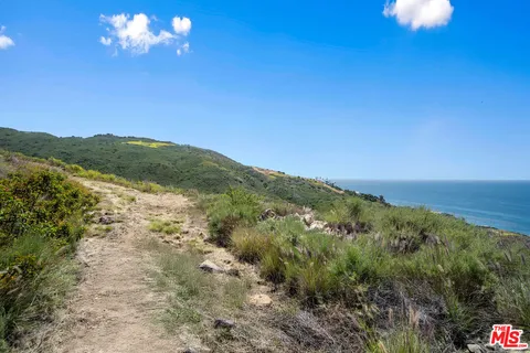 $2,245,000 | 4250 Decker Edison Road, Malibu, CA 90265