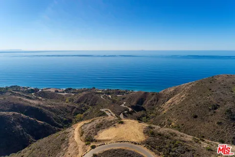 $1,895,000 | 4250 Decker Edison Road, Malibu, CA 90265