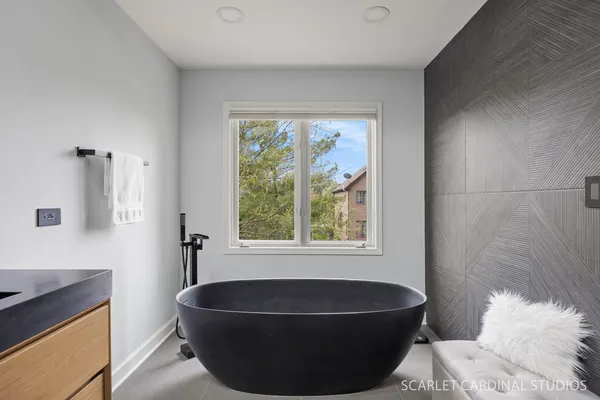 $975,000 | 2412 Comstock Court, Naperville, IL 60564