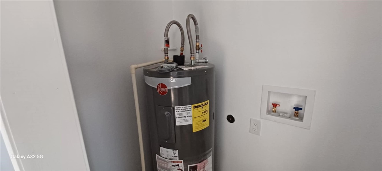 1005 Taylor Street Waco, TX 76704 - Photo 14 of 14 a close view of door lock