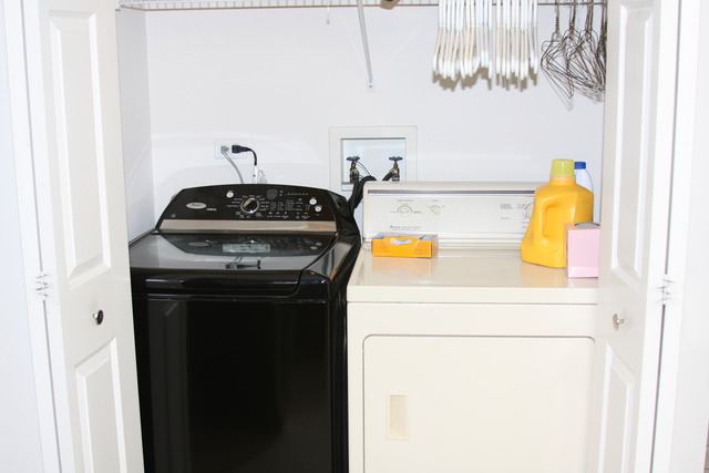 2826 Weld Road Elgin, IL 60124 - Photo 9 of 19 a utility room with dryer and washer