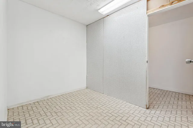 $265,000 | 60 Helmsman Court, Baltimore, MD 21221