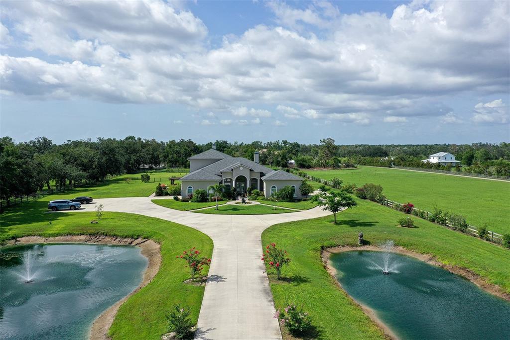 520 Rye Road Northeast Bradenton, FL 34212 - Photo 2 of 88