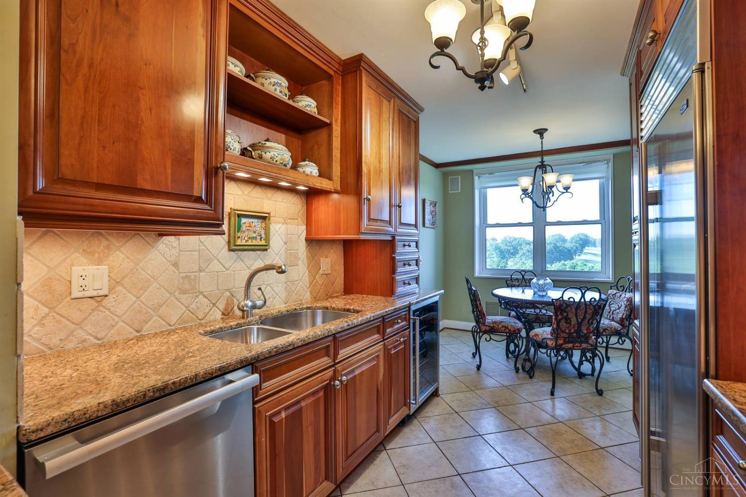 2444 Madison Road, Unit 1002 Cincinnati, OH 45208 - Photo 13 of 33 Gallery Image 13