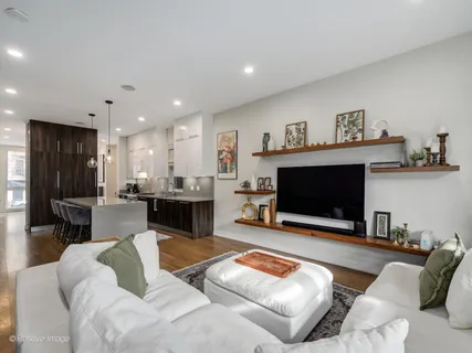 $799,900 | 2239 West Armitage Avenue, Unit 1, Chicago, IL 60647