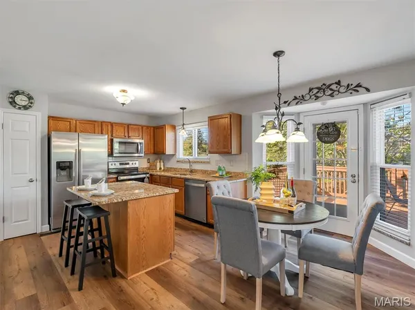 $445,250 | 1221 Newport Landing Drive, Fenton, MO 63026