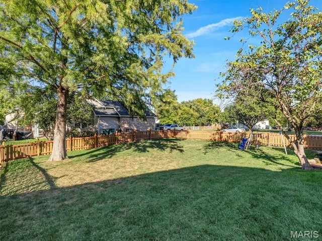 $445,000 | 1221 Newport Landing Drive, Fenton, MO 63026