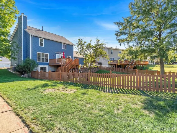 $445,250 | 1221 Newport Landing Drive, Fenton, MO 63026
