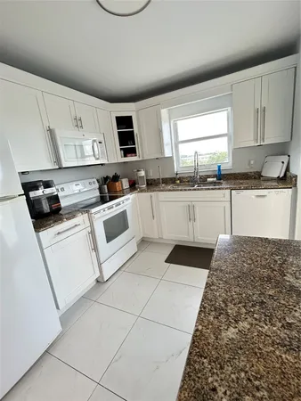 $2,800 | 1200 Hibiscus Avenue, Unit 502, Pompano Beach, FL 33062