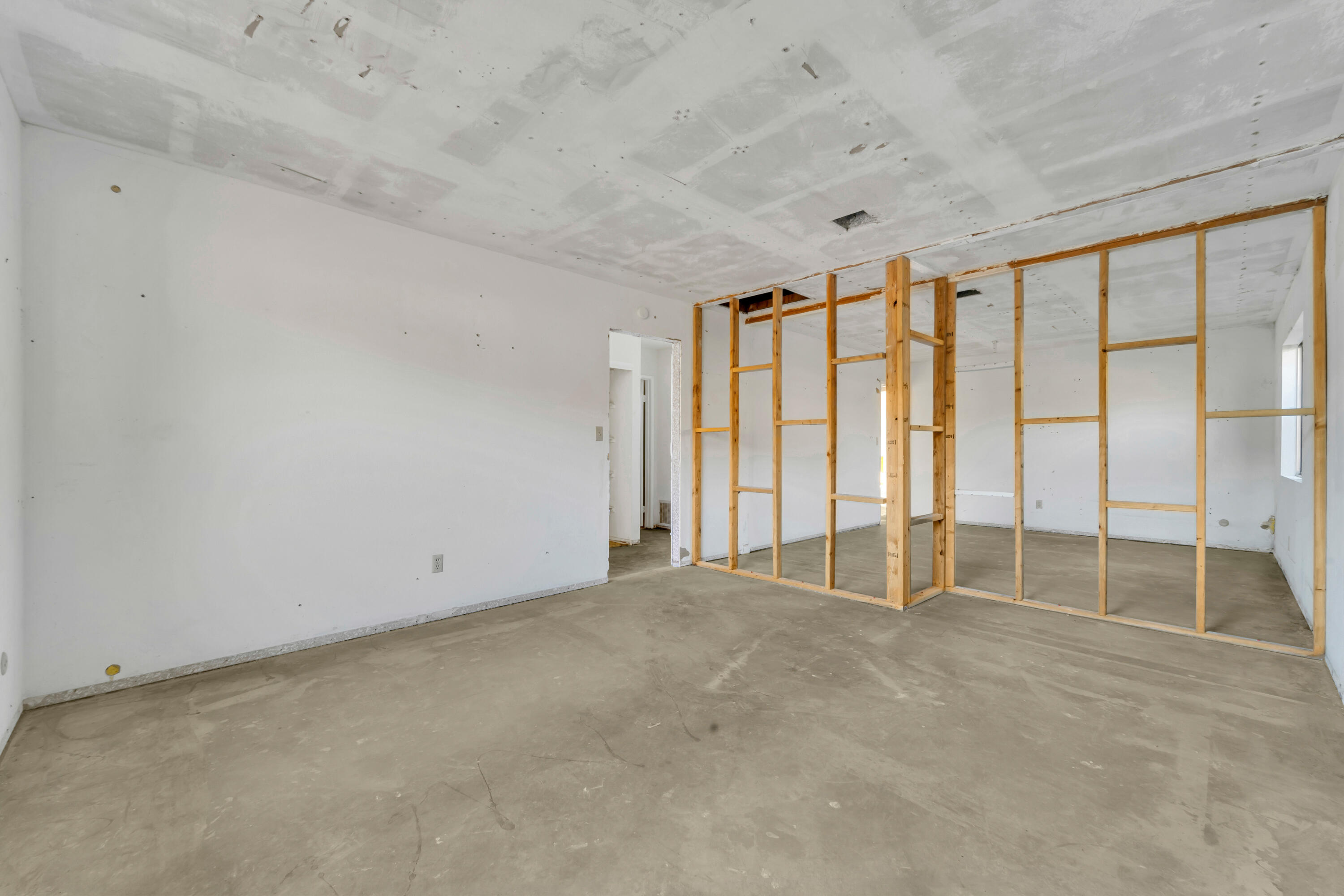 31427 Indian Oak Road Acton, CA 93510 - Photo 17 of 30 an empty room with windows