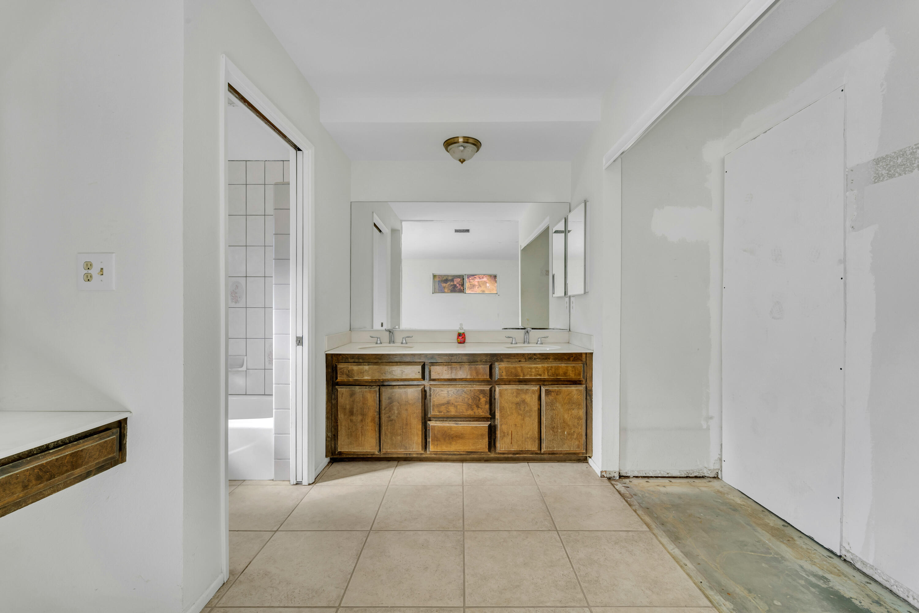 31427 Indian Oak Road Acton, CA 93510 - Photo 22 of 30 a view of a hallway with a front door