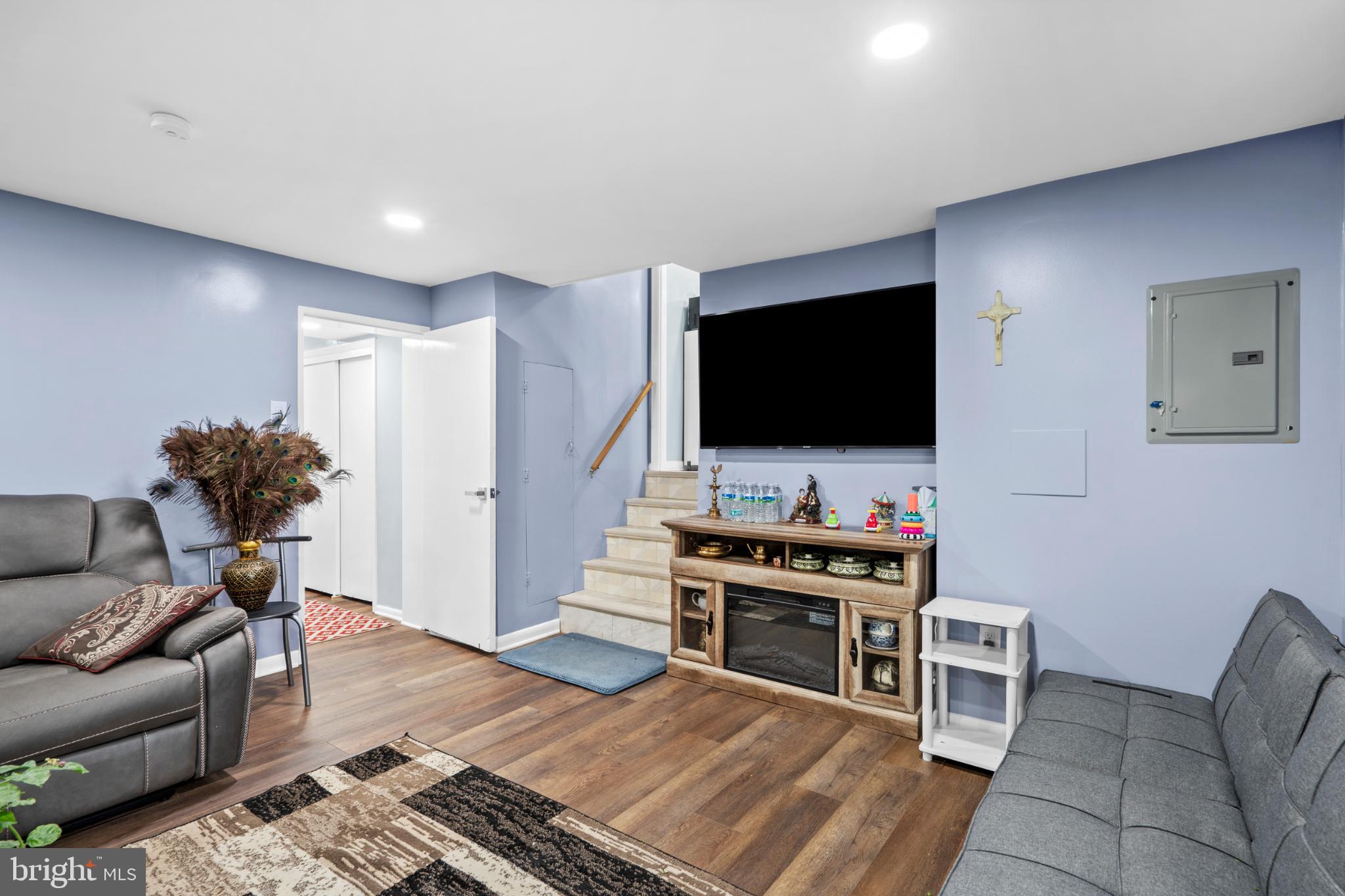 8912 Turton Drive Philadelphia, PA 19115 - Photo 14 of 34 Cozy living space with modern accents.