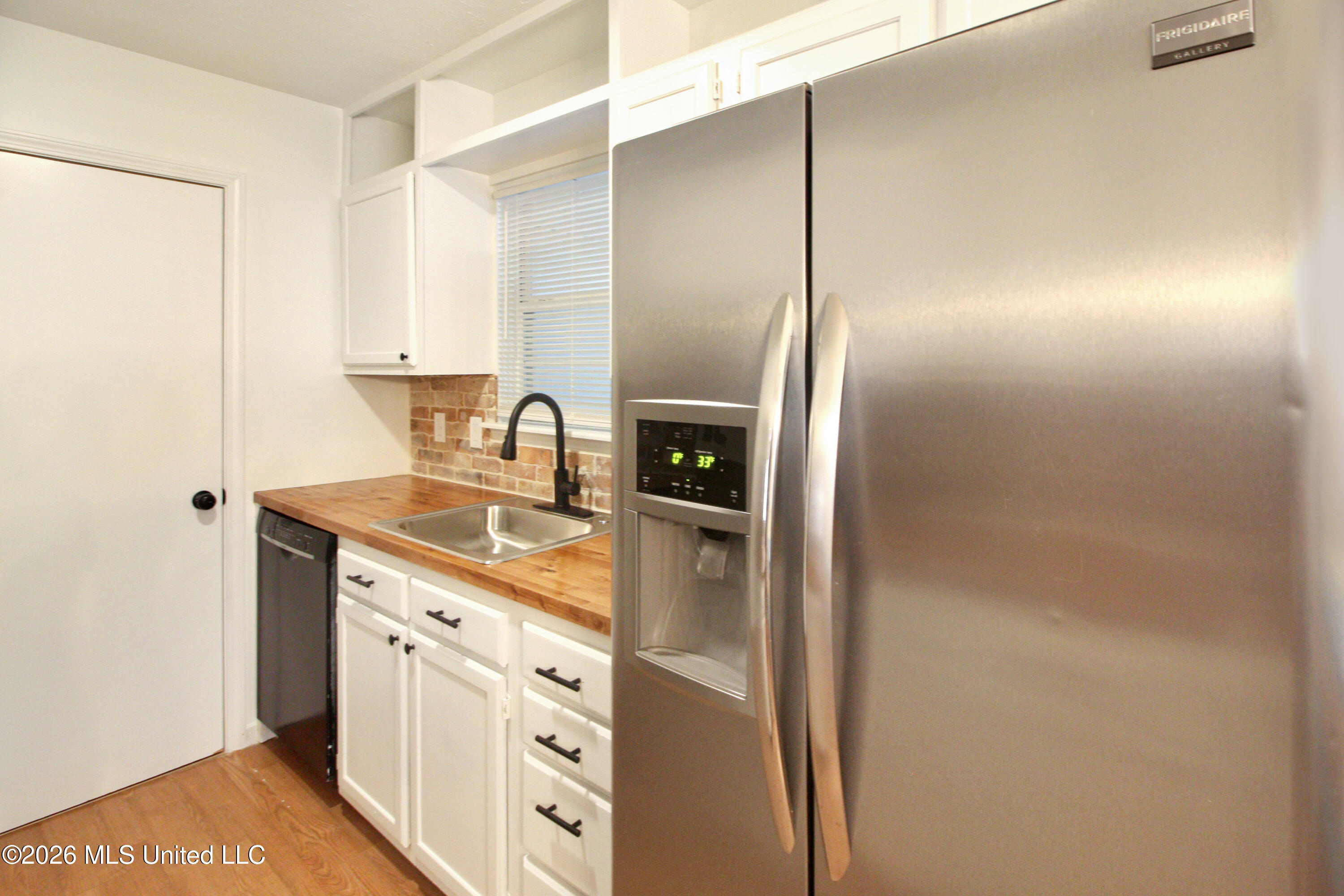 340 North Grove Circle Brandon, MS 39047 - Photo 12 of 32 IMG_0428