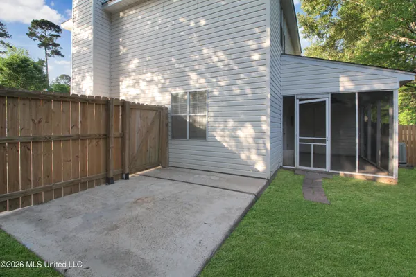 $215,000 | 340 North Grove Circle, Brandon, MS 39047