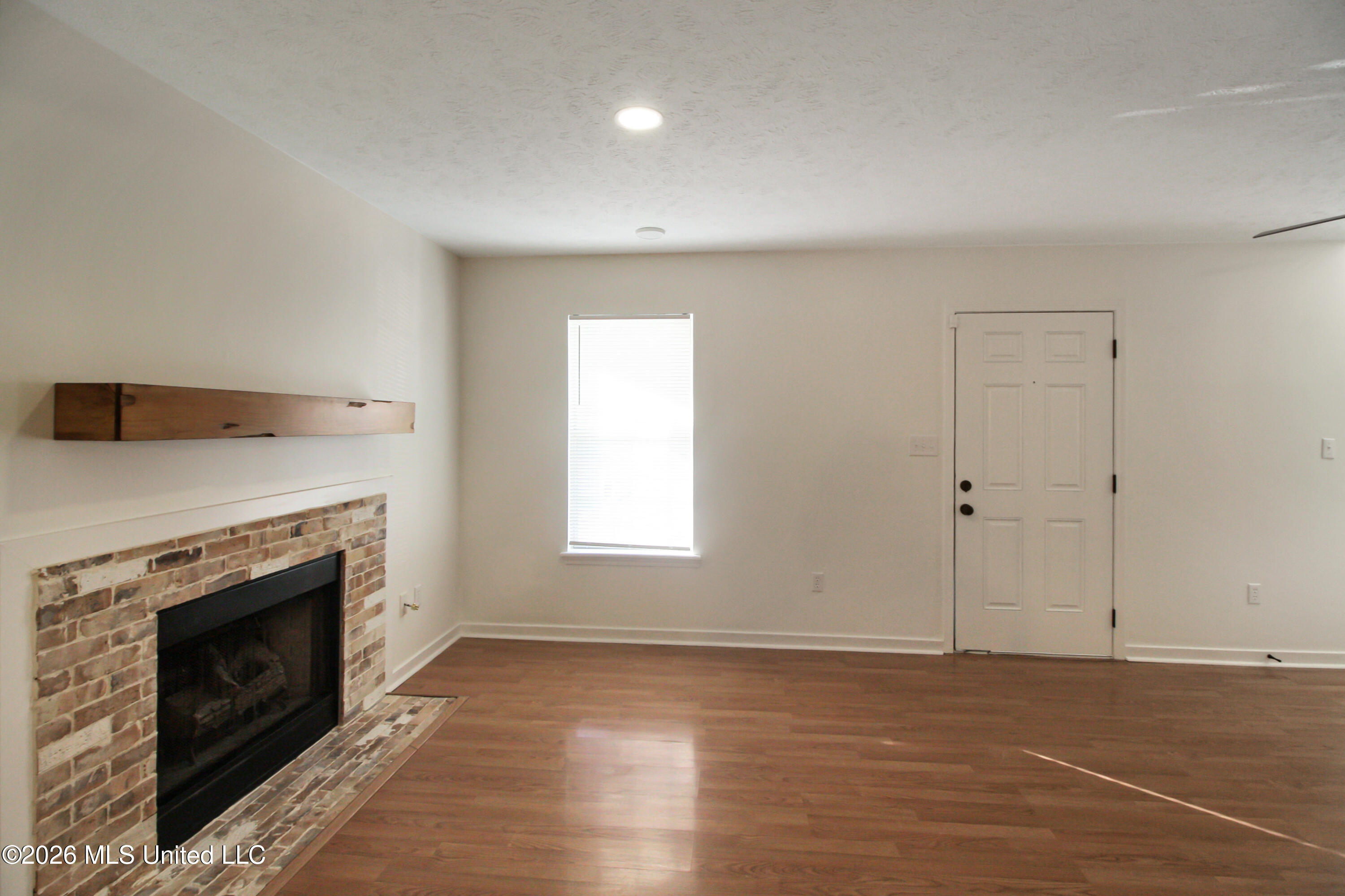 340 North Grove Circle Brandon, MS 39047 - Photo 4 of 32 IMG_0436