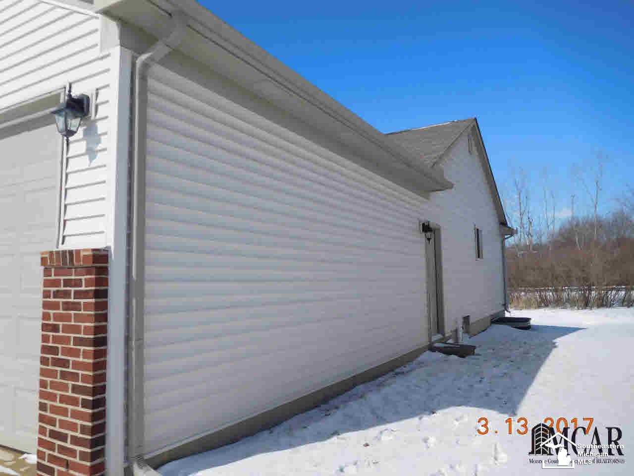 4075 Stone Post Road Newport, MI 48166 - Photo 8 of 22 21271302-7.JPG