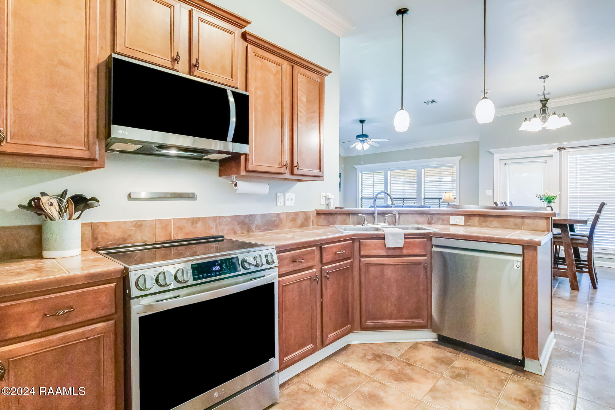 131 Peak Run Youngsville, LA 70592 - Photo 6 of 20 6-web-or-mls-131 Peak Run-6