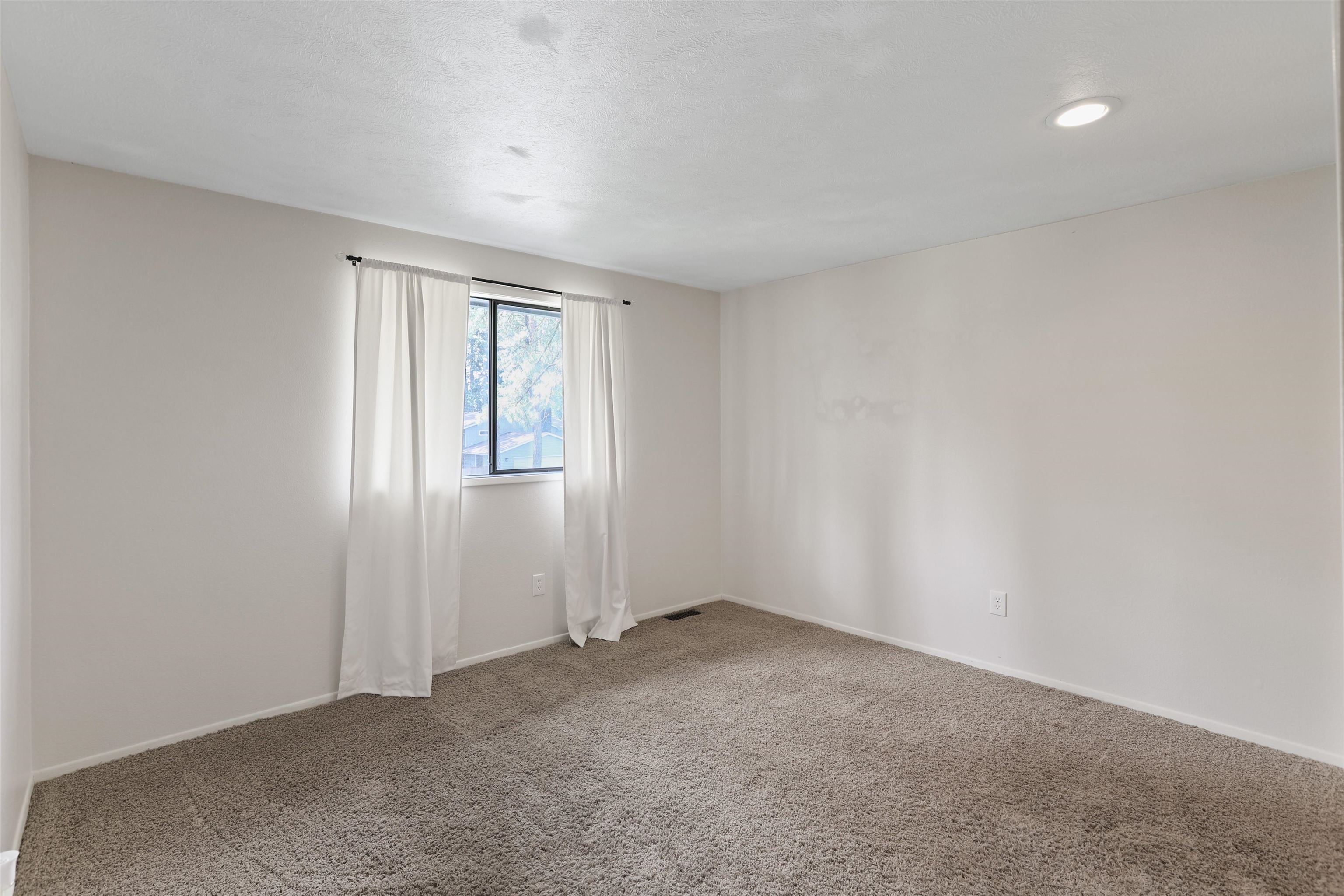 513 East Timberwood Circle Spokane, WA 99208 - Photo 17 of 28