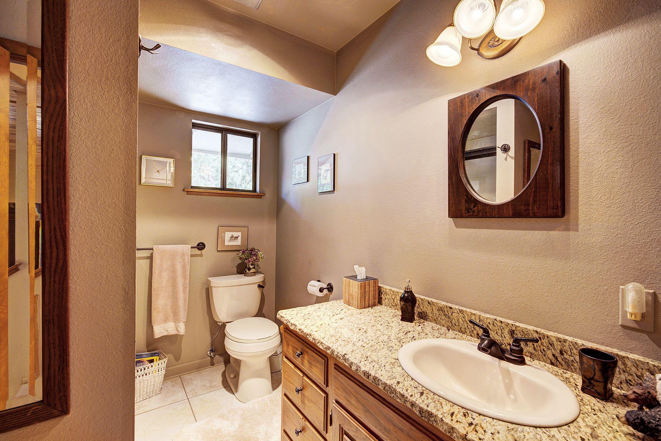 700 Trollview Road Grants Pass, OR 97527 - Photo 17 of 30 Downstairs bathroom
