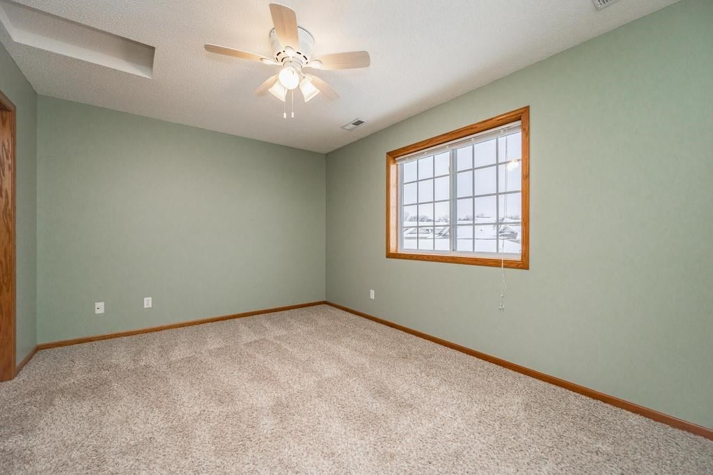3737 Stoney Point Road Southwest Cedar Rapids, IA 52404 - Photo 19 of 31 Gallery Image 19