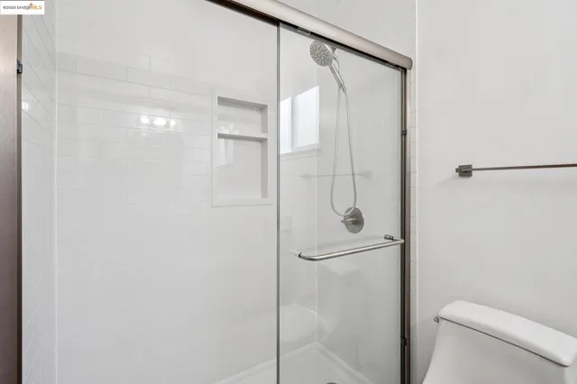 $1,400,000 | 574 66th Street, Oakland, CA 94609