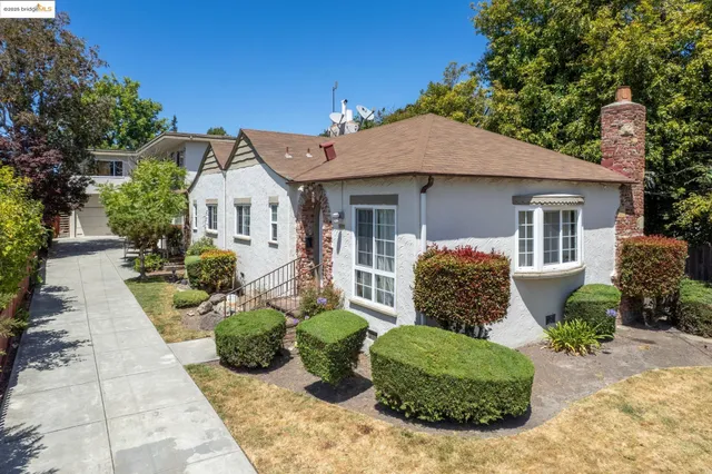 $1,400,000 | 574 66th Street, Oakland, CA 94609