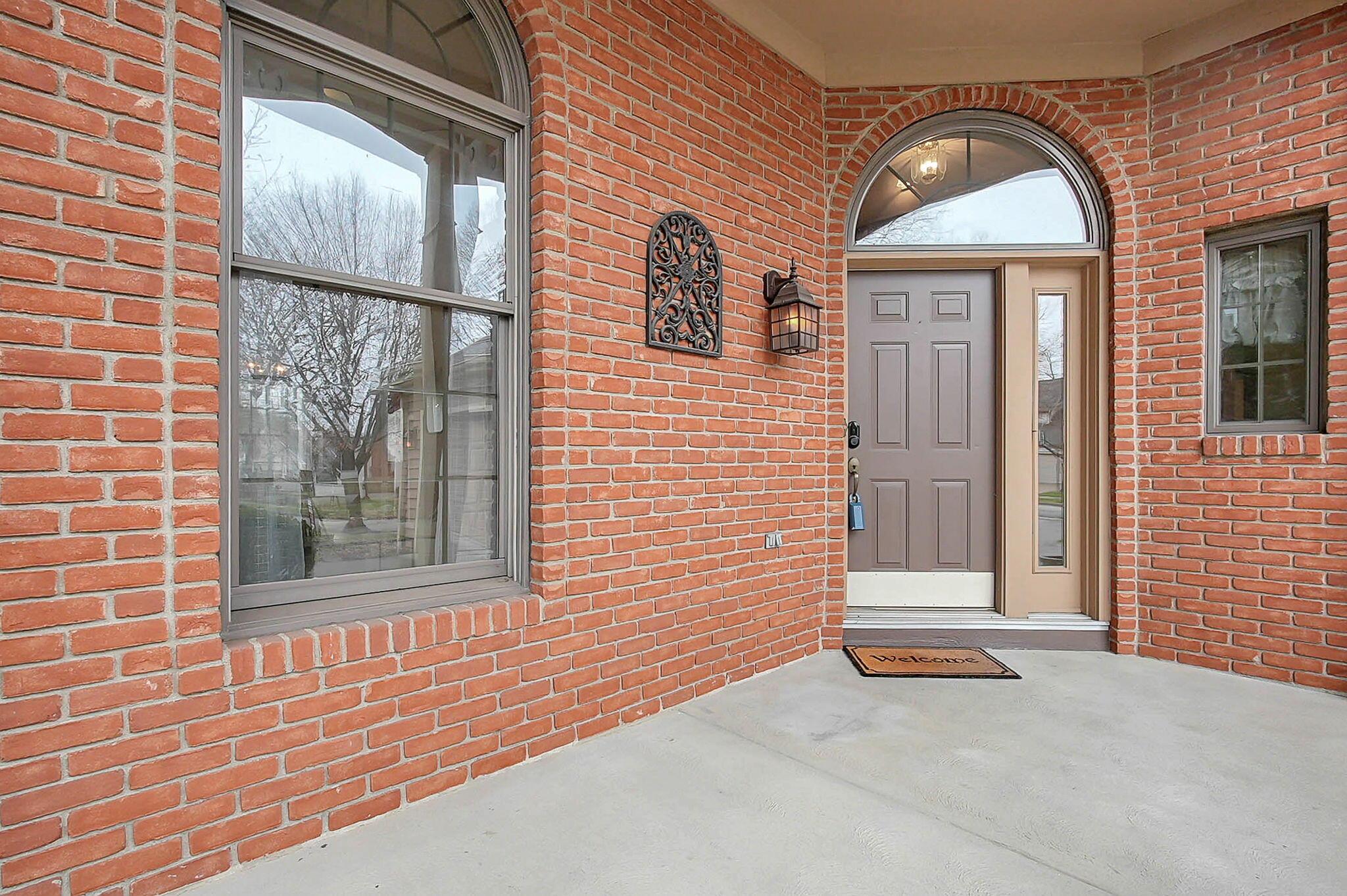 6885 Ravine Circle Columbus, OH 43085 - Photo 4 of 34 Front Entry