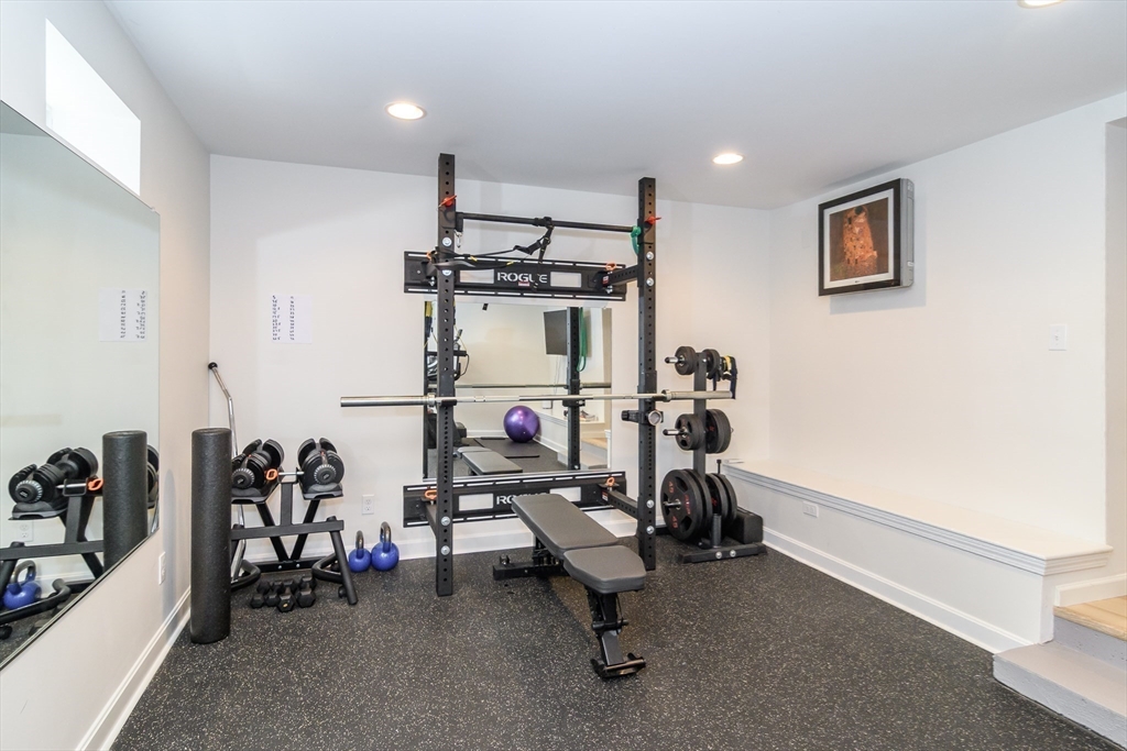 58 Manor Avenue Wellesley, MA 02482 - Photo 18 of 25