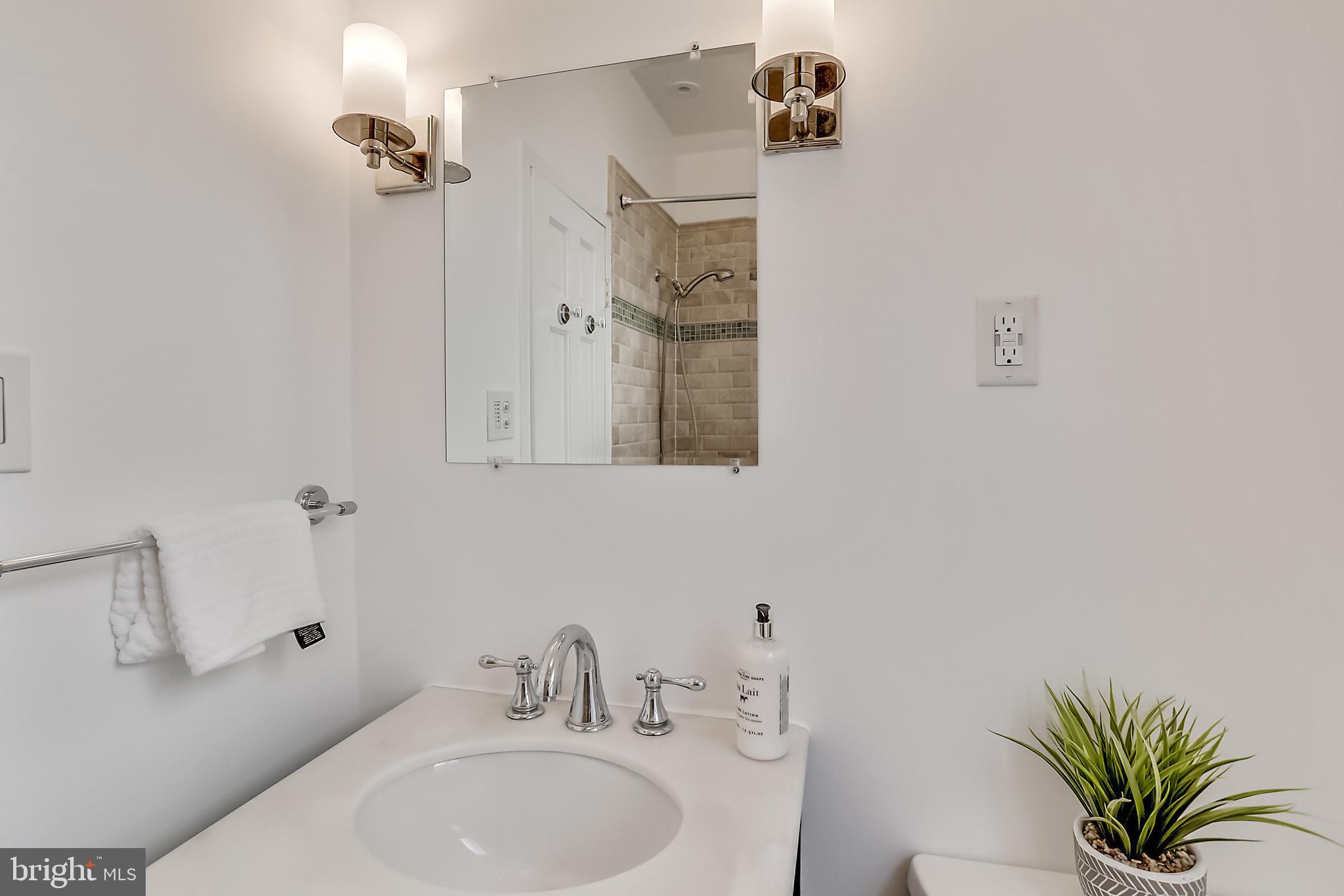 624 Ritchie Avenue Silver Spring, MD 20910 - Photo 14 of 46 First floor full bath